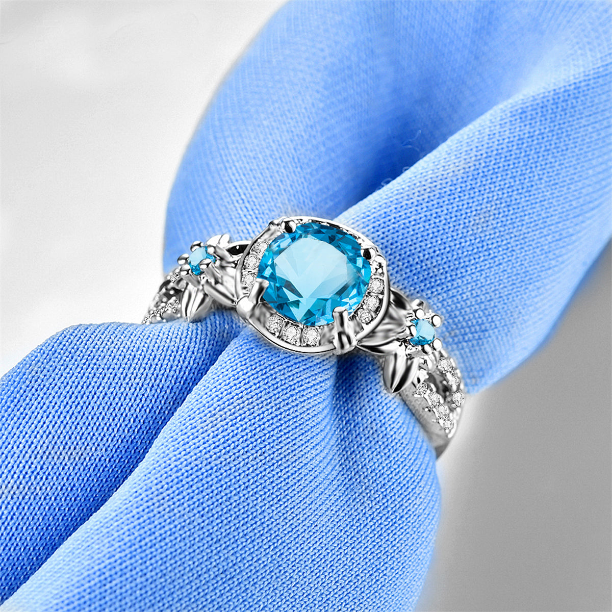 Blue artificial gemstone ring 2.5ct